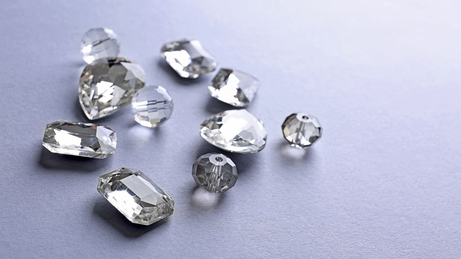 7 pedras que as pessoas compram achando que é diamante