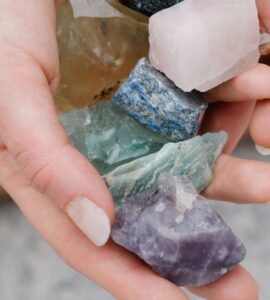 3 pedras preciosas que você precisa para atrair muito dinheiro neste final de semana | Canva